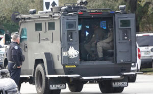 FBI: 2 agents killed, 3 wounded, suspect dead in Florida