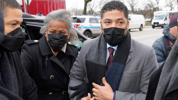 Jussie Smollett trial resumes, unclear if he will testify