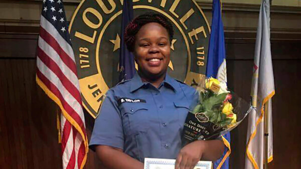 Feds charge 4 police officers in fatal Breonna Taylor raid