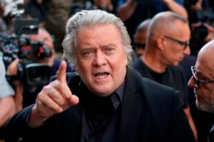 Bannon charged with money laundering in wall-building scheme