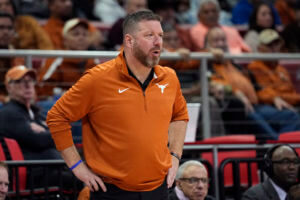 Texas coach Chris Beard arrested on family violence charge