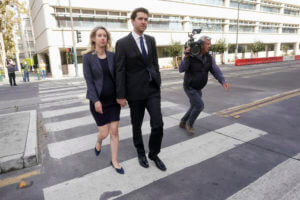 Prosecutors: Convicted CEO Elizabeth Holmes is a flight risk