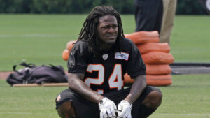 Former Bengal Adam ‘Pacman’ Jones removed from flight, arrested