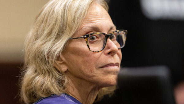 Donna Adelson says fellow inmates can help prove she was blackmailed
