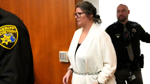 Jennifer Crumbley challenging conviction in Oxford High school shooting