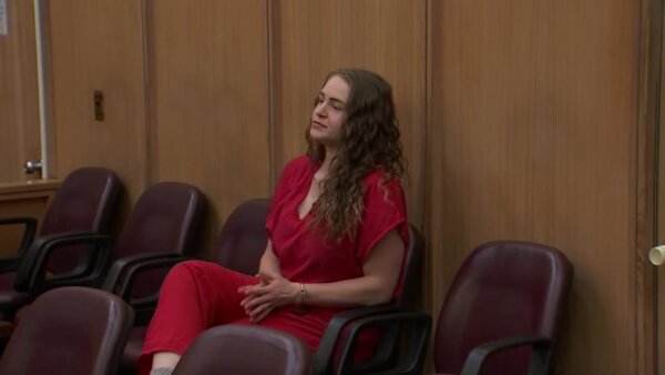 ‘It’s bizarre’: Courtney Clenney’s attorney testifies at hearing