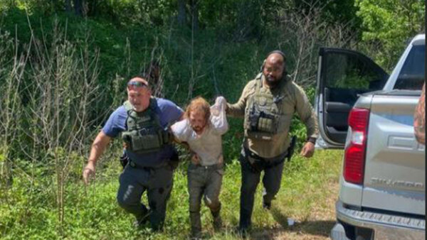 1 of 2 abducted children is found dead after their mother is killed