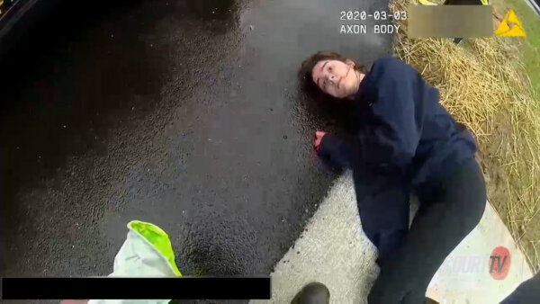 Sydney Powell’s frantic to catatonic response to mom’s murder