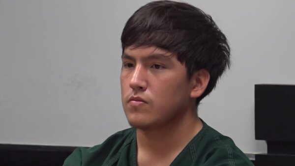 Accused killer of pregnant teen faces judge in packed courtroom