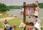 Memorial shot of the site where the drowning murder of 2 boys by their mom Susan Smith occured