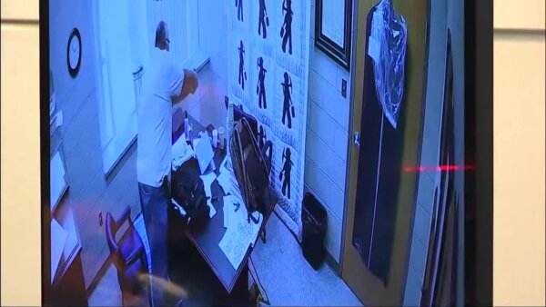 Video shows Kentucky judge try to hide as he’s gunned down in chambers
