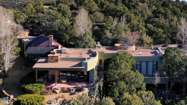 Body camera footage shows scene outside Gene Hackman’s home