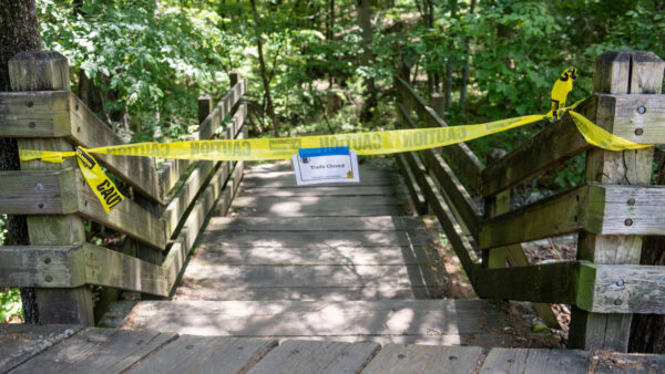 Manhunt underway for suspect who killed couple in Devil’s Den State Park