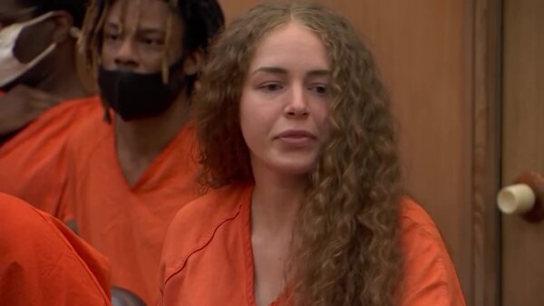 Courtney Clenney’s defense inspects knives ahead of trial