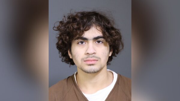 Prosecutors: Teen killer sent photo of murdered mom to friends