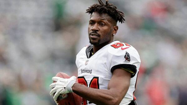 Former NFL star Antonio Brown released from jail after posting bond