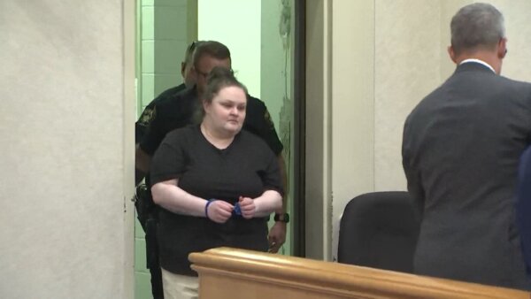 Woman fights to have murder charge dismissed after 4-year-old found in trunk