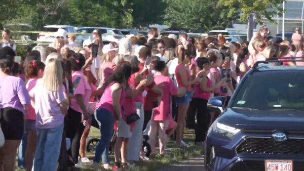 ‘Team Lindsay’: Hundreds line the street outside courthouse in silent support of Lindsay Clancy