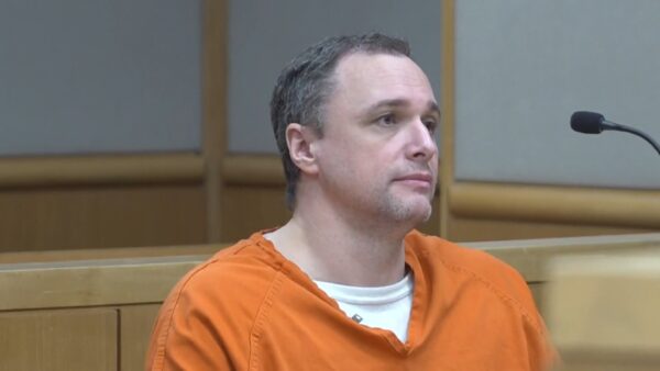 Plastic surgeon withdraws all opposition to the death penalty as he represents himself on murder charges