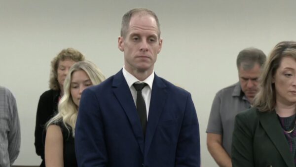 Pastor texted mistress ‘I choose you. I’m free’ before wife’s murder: Prosecutors