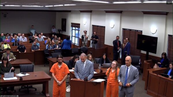 Parents accused of locking kids in cages, burning them with cigarettes take plea deal