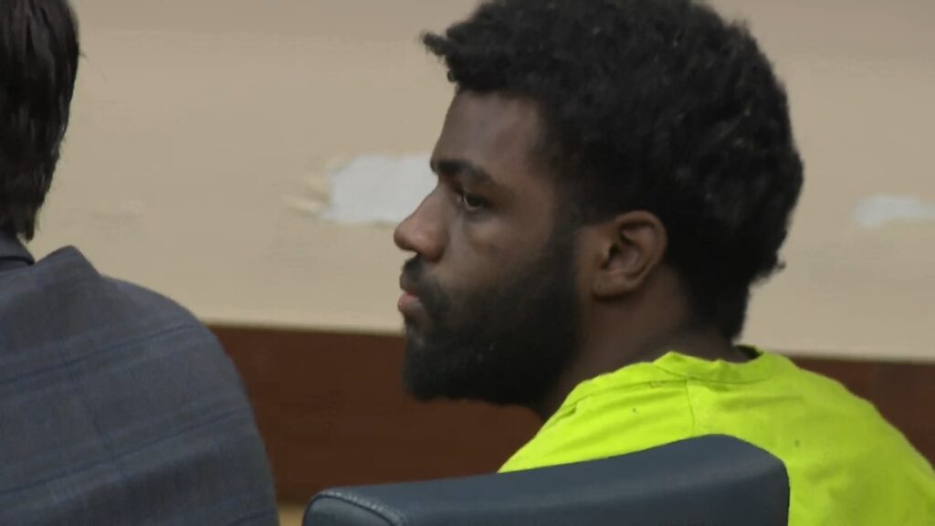 Defendant had photo of decapitated victim on phone after he was seen with torso in bin: Detective
