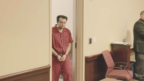 Isaac Apodaca walks into court